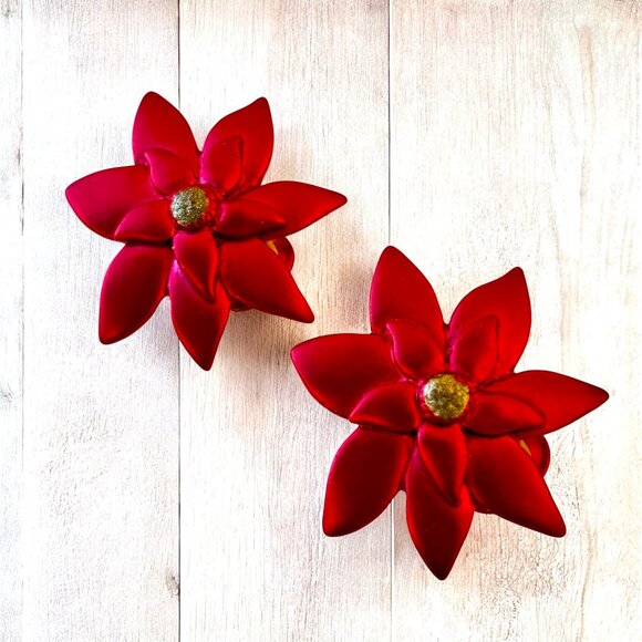 Vintage Red Matte Poinsettia Flower Clip-on Earrings - Picture 3 of 11